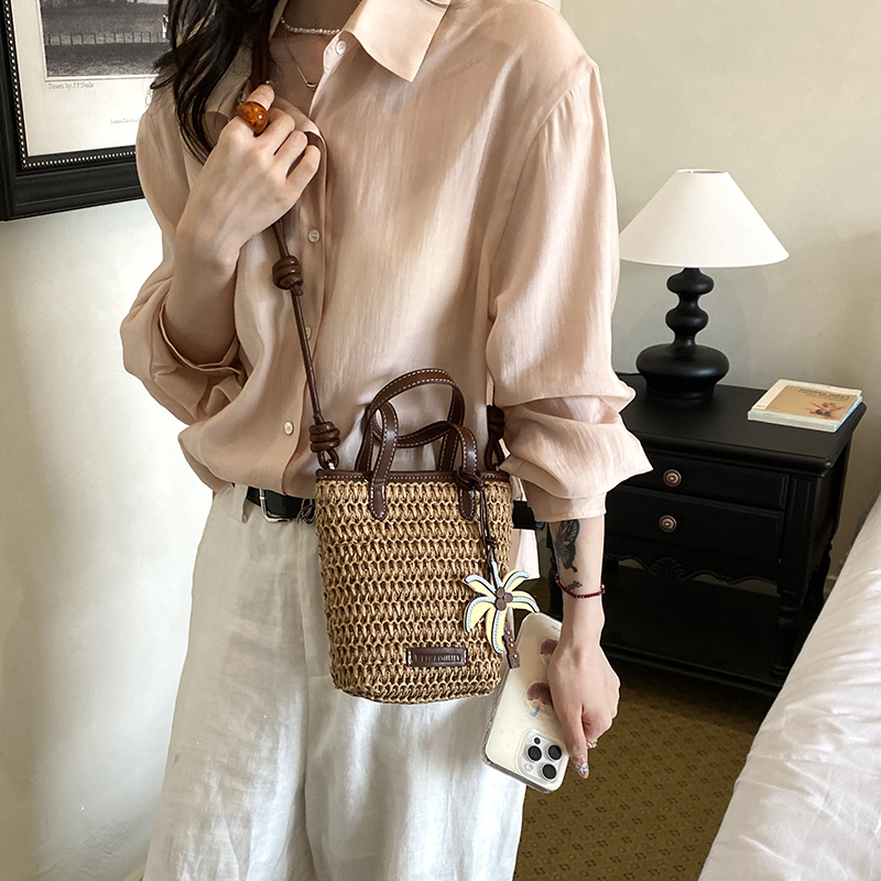 Damen Mini Stroh Gewebte Bucke – Women'S Fashion Trends 2026 Spring Summer Bewertung und Preis